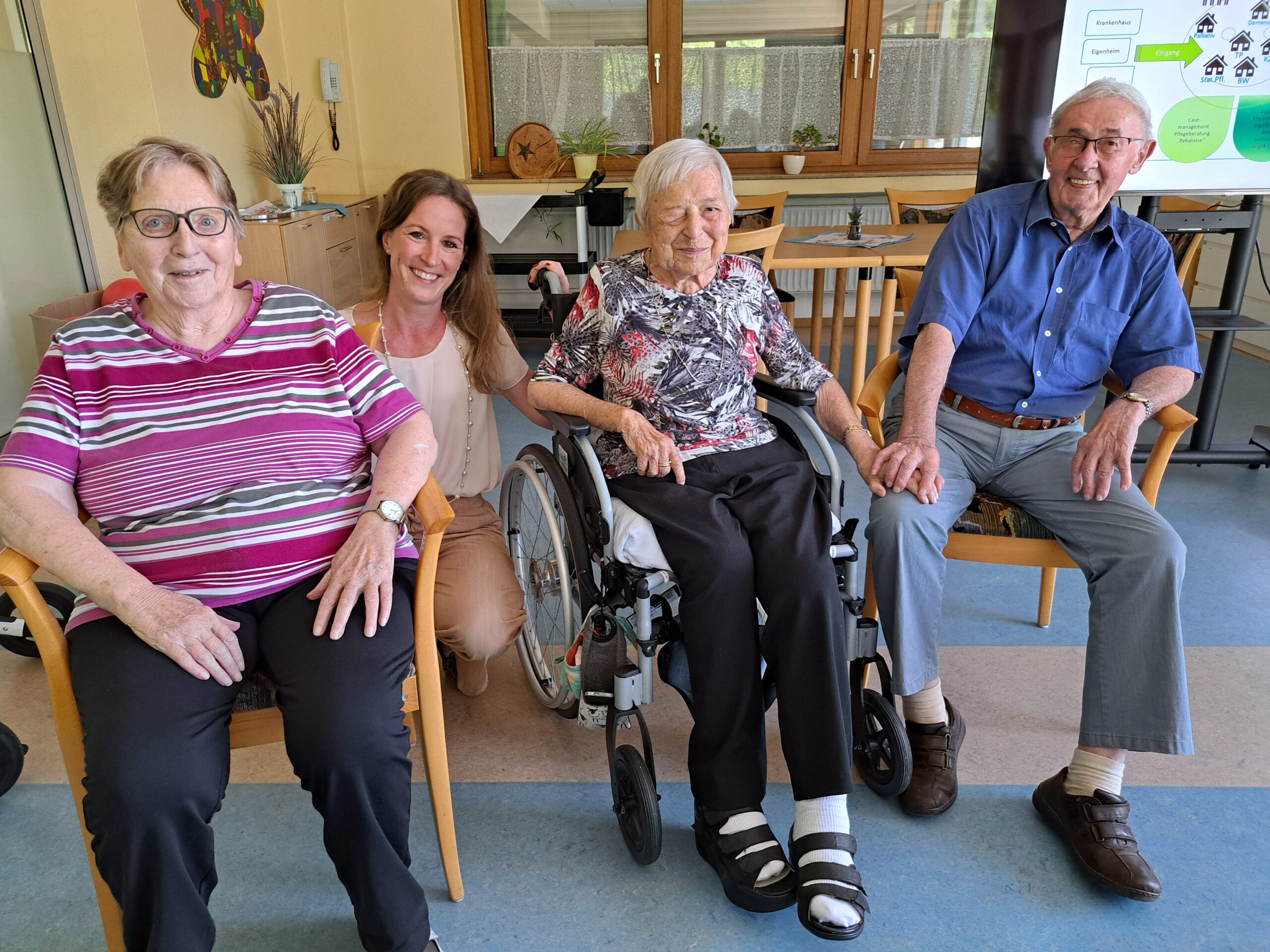 Dr. Katharina Dahm besuchte das Dr.-Carl-Kircher-Altenzentrum in Meisenheim